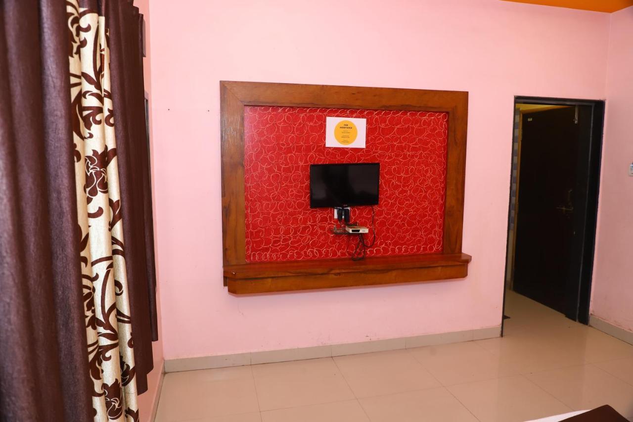 Sai Madhavi Palace Hotel Shirdi Exterior foto