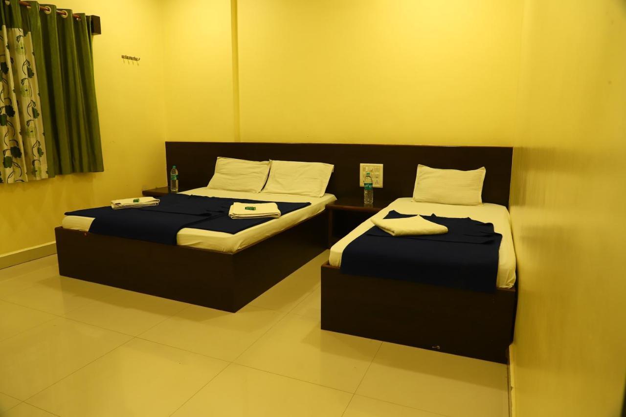 Sai Madhavi Palace Hotel Shirdi Exterior foto