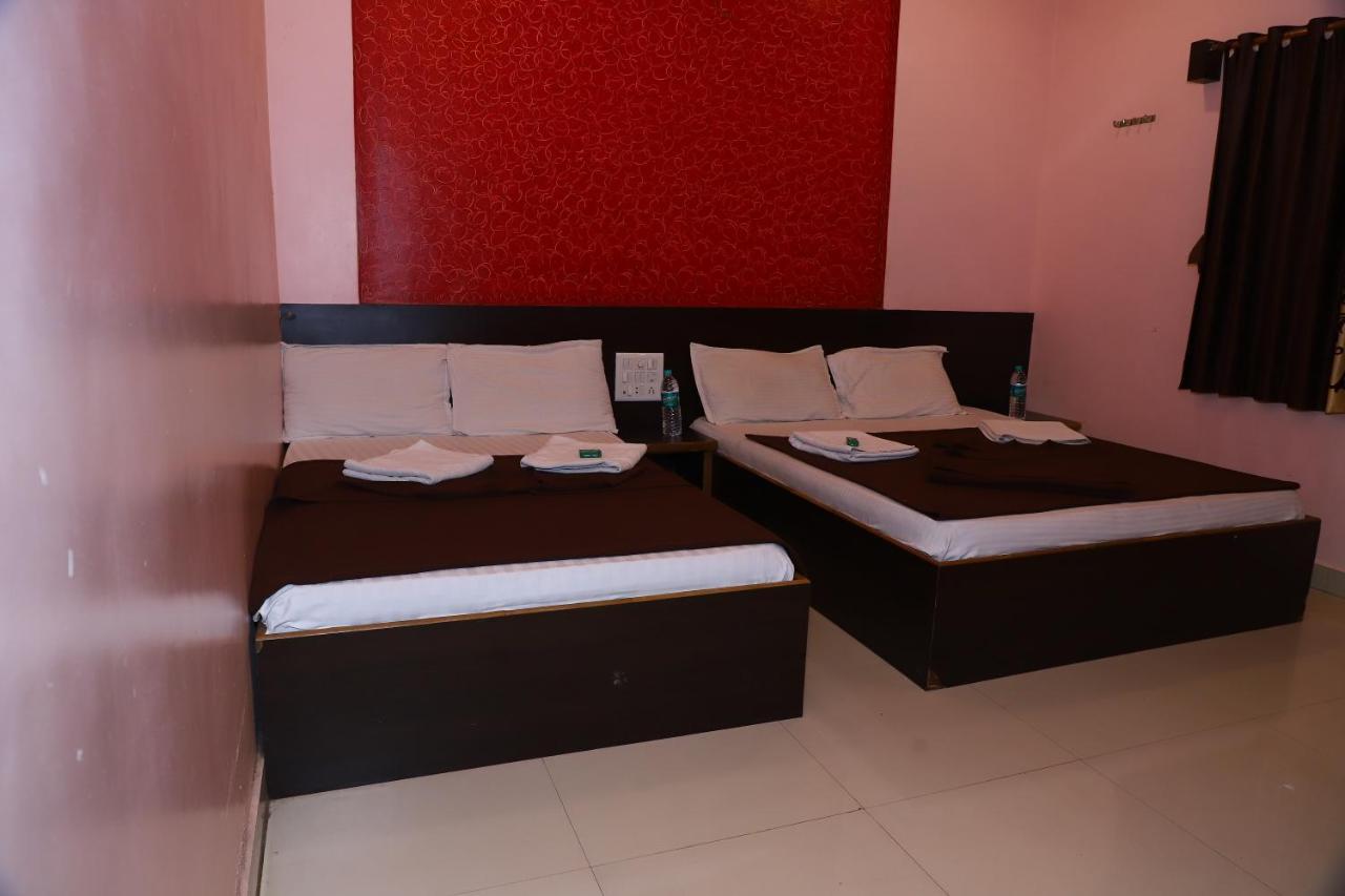 Sai Madhavi Palace Hotel Shirdi Exterior foto